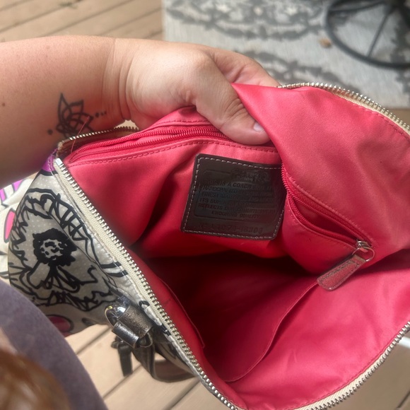 Coach Poppy graphic Large Petal Print purse EUC - Picture 10 of 16